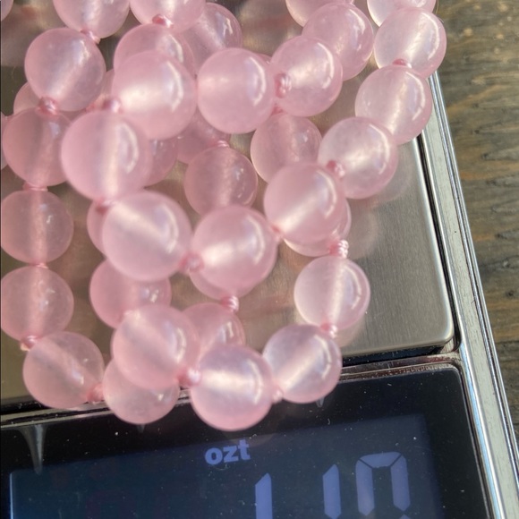 KNOT PINK JADE BUBBLE SHORT NECKLACE - Picture 4 of 7